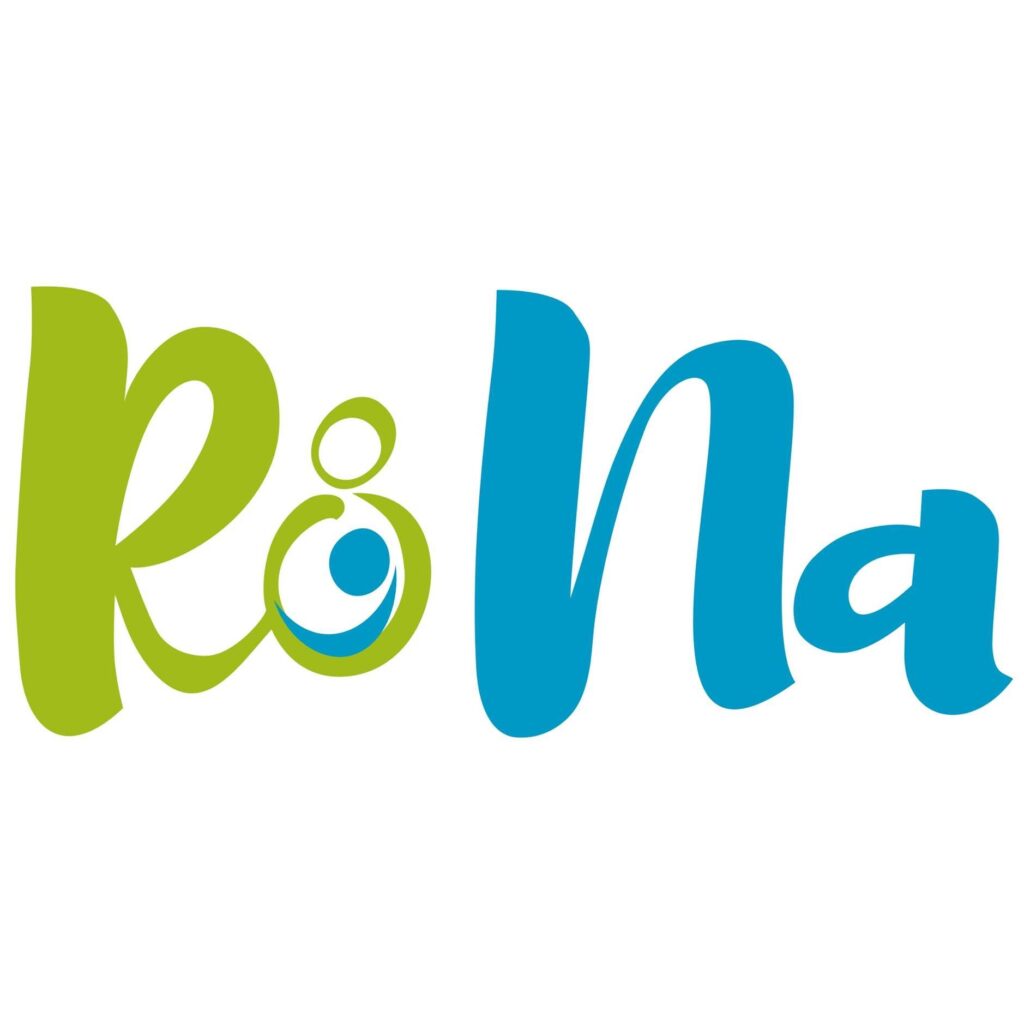 A imagem mostra uma mochila ergonómica de cor azul e verde, feita em tecido respirável, com alças acolchoadas para maior conforto. O bebé está posicionado de forma vertical, junto ao corpo do adulto, que utiliza a mochila nas costas, permitindo um transporte seguro e prático. Esta opção é ideal para passeios e atividades diárias.